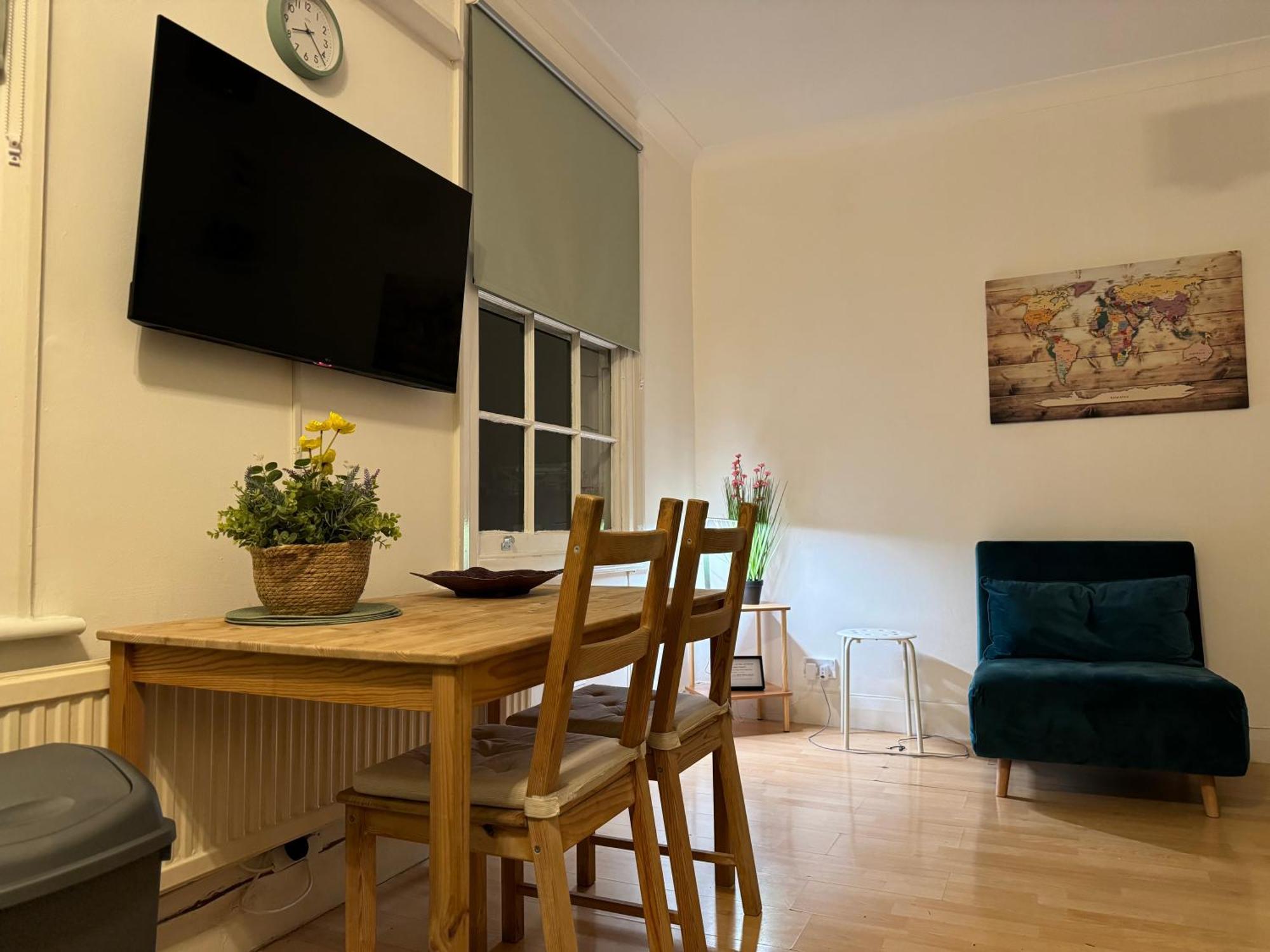 Prime Location In Camden Town Londres
